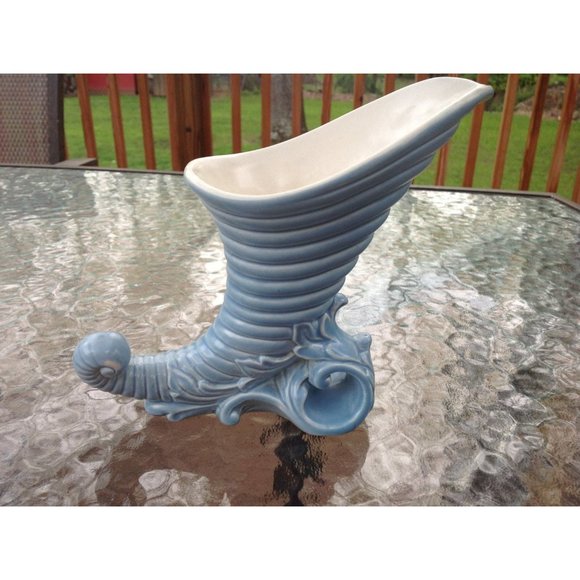 Vintage Red Wing #1095 Blue and Pink Lined Cornucopia Vase - Picture 6 of 6